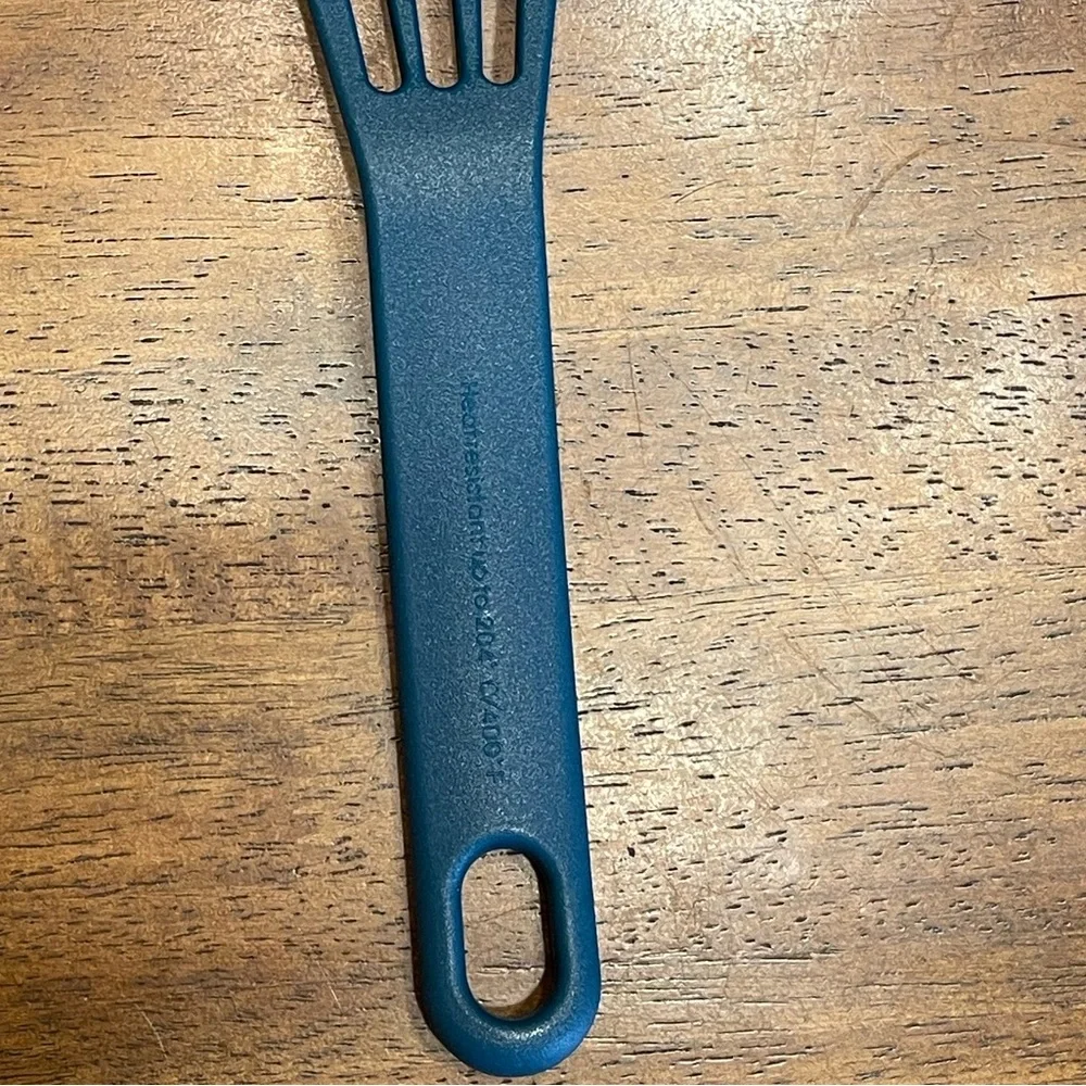 Rachael Ray Kitchen Tools Marine Blue Nylon Turner Spatula Heat Resistant